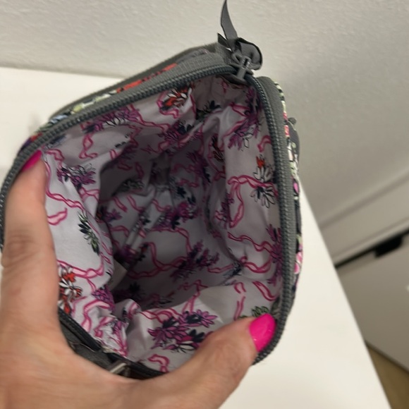 Vera Bradley RFID Mini Hipster in Hope Blooms Crossbody “ retired print” - Picture 7 of 16